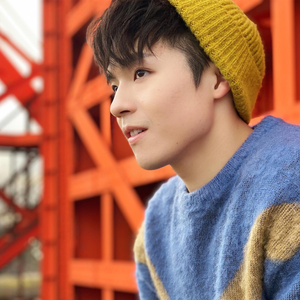 勒出唇形的女星
